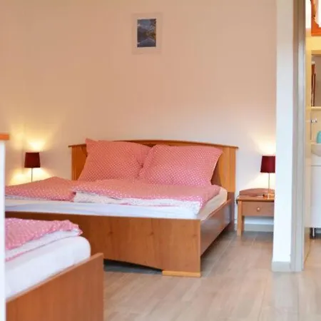 Neuhercz Apartmanok Halászi Exterior photo