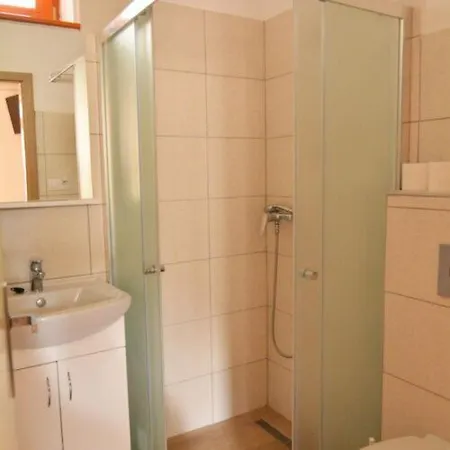 Neuhercz Apartmanok Halászi Exterior photo