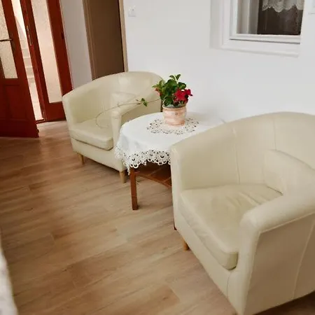Neuhercz Apartmanok Halászi Exterior photo